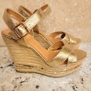 Gold fashion wedges